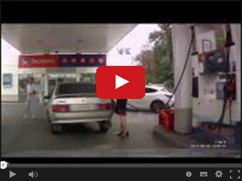 Rosjanka na stacji benzynowej